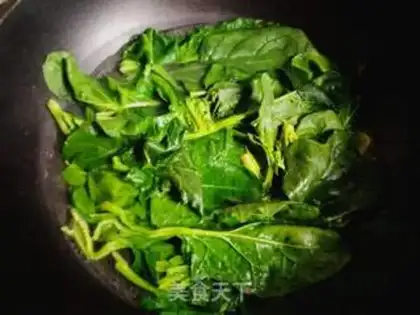 Make A spinach mix fan step 1