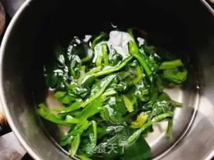 Make A spinach mix fan step 2
