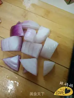 Make Curry chicken and potatoes step 1