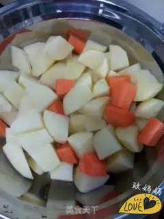 Make Curry chicken and potatoes step 2