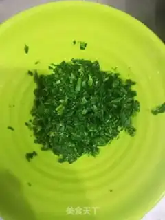 Make Celery leaves step 0