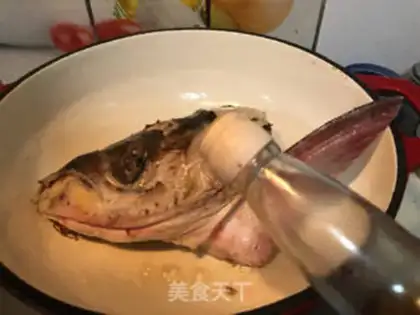 Make Frozen tofu fish head soup step 2