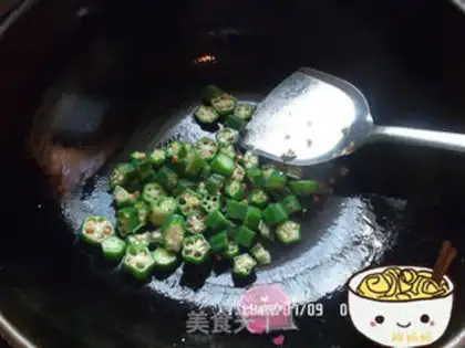 Make Autumn fried eggs step 2