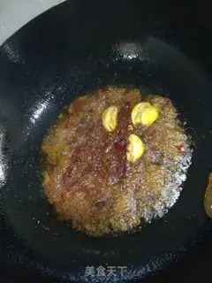 Make Onions, chicken legs step 4