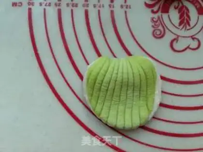 Make Little new shell buns step 18