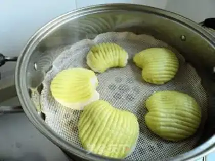 Make Little new shell buns step 19