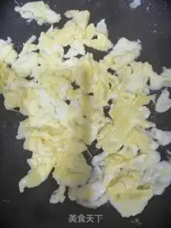 Make Sausage sauce and egg fried rice step 1