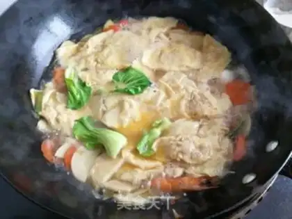 Make Shrimp egg dumpling soup step 8