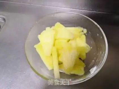 Make Sugar pineapple step 0