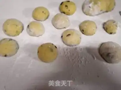 Make Cranberry pumpkin buns step 5