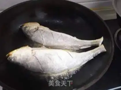 Make Red-hot yellowfish step 1