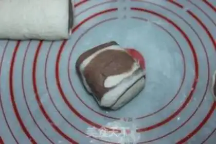 Make Double-coloured buns step 8