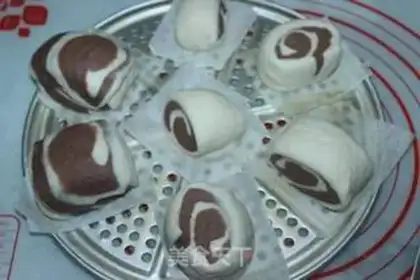Make Double-coloured buns step 9