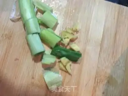 Make Flower stew with hot pink skin step 4