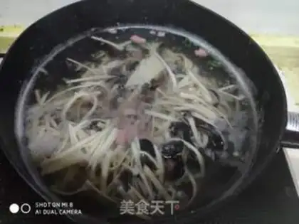 Make Eggflower tofu soup step 2