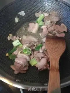 Make Flower stew with hot pink skin step 5