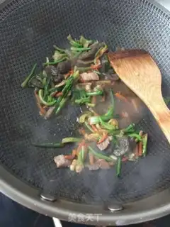 Make Meat-ding sea cucumber soup step 7