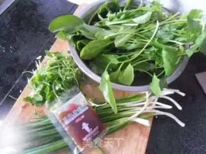 Make Salad with spinach step 0