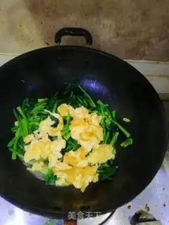 Make Spinach fried eggs step 4