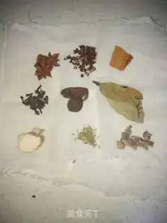 Make Porky hands step 2
