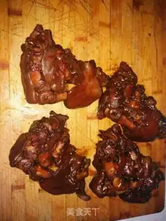 Make Porky hands step 4