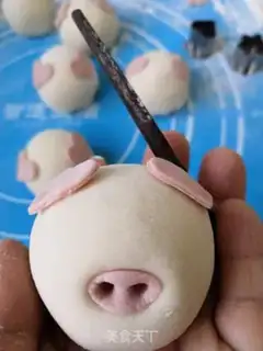 Make Pig bean bag step 17
