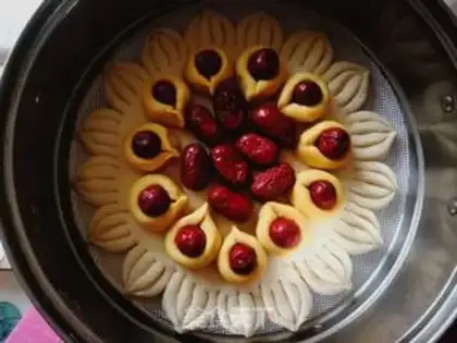 Make The flower of the 28th radiant date step 14