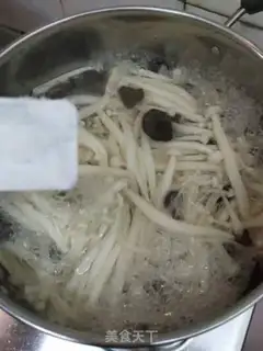 Make Molybdenum mushroom shrimp soup step 6