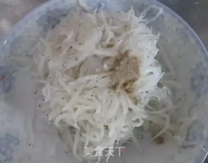 Make Silverfish soup with eggplant juice step 2