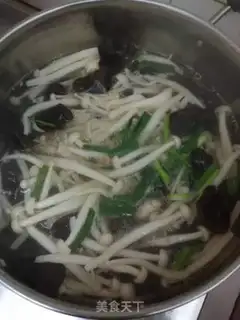 Make Molybdenum mushroom shrimp soup step 8
