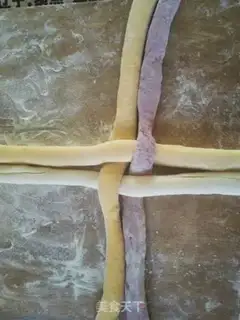 Make The embroidery bun step 21