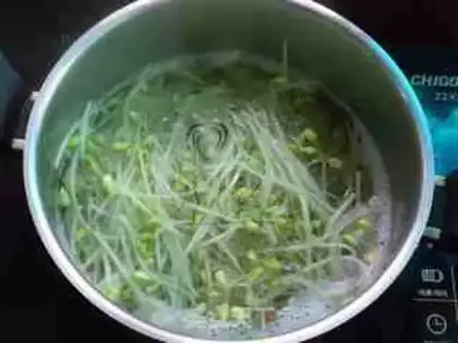 Make Bean sprouts with mushrooms step 5