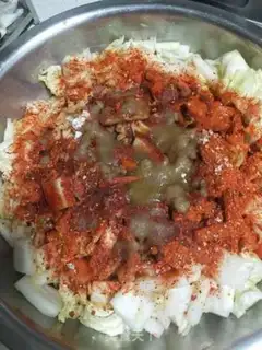 Make Simple sauerkraut step 2