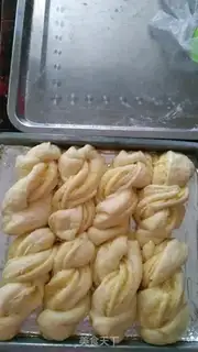 Make Milky-twisted bread step 6