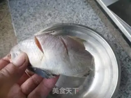 Make Fried yellowfish step 1