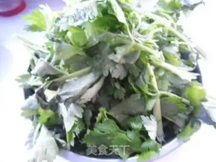 Make Shrimp, celery leaves step 0