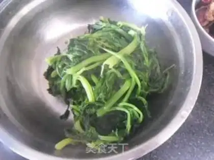 Make Shrimp, celery leaves step 4