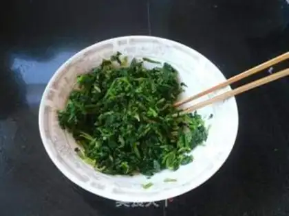 Make Shrimp, celery leaves step 8