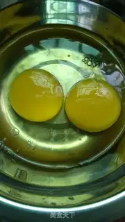 Make Autumn eggs step 1