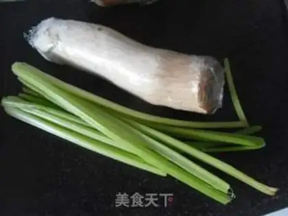 Make The apricot and celery step 0