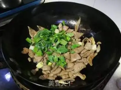 Make Garlic sprouts step 4