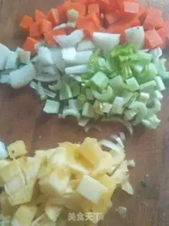 Make Pineapple rice step 0