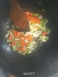 Make Pineapple rice step 1