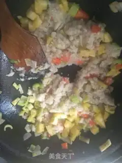 Make Pineapple rice step 4