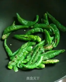 Make Eggs and peppers step 1
