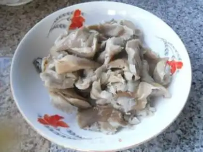 Make The cabbage is burning the mushrooms step 5