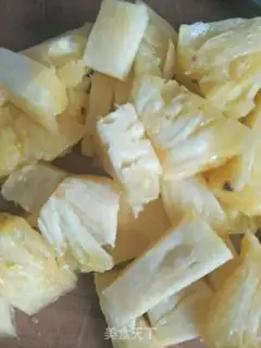 Make Homemade pineapple cans step 1