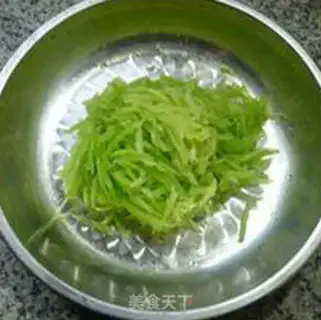 Make A meat dumpling step 4