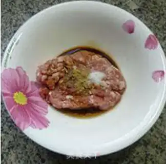 Make A meat dumpling step 5