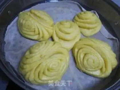Make Pumpkin rolls step 14